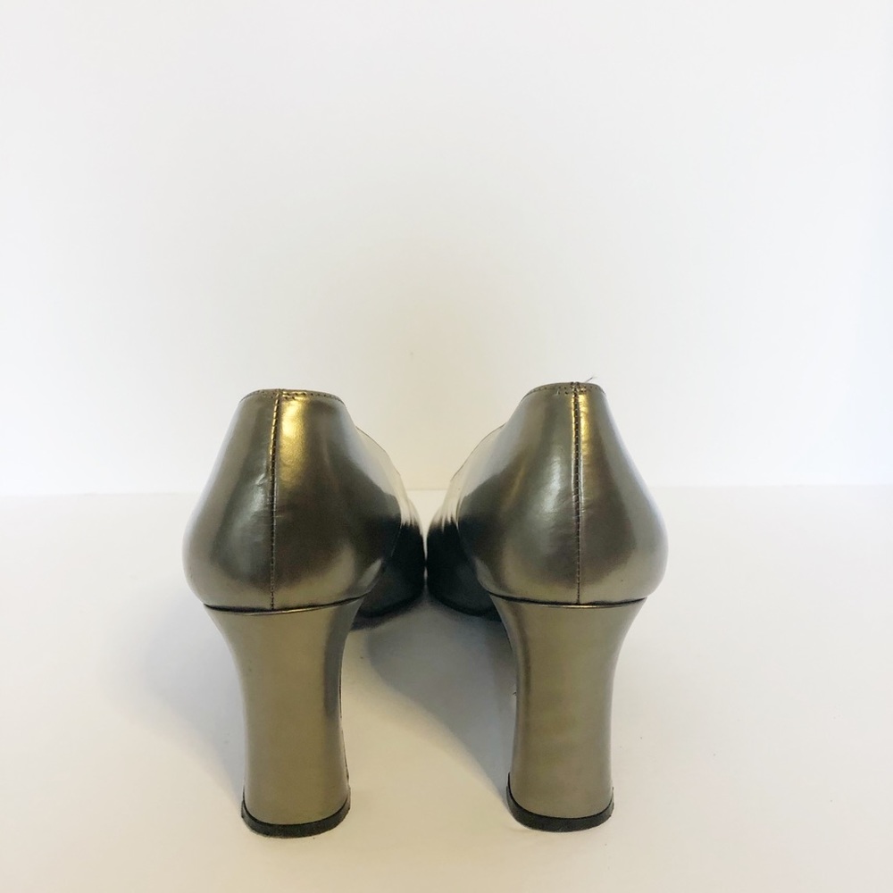 Stuart Weitzman Vintage Gold Pumps - Picture 4 of 7